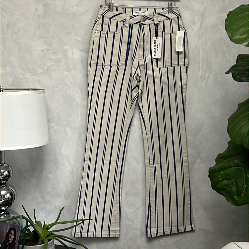 NWT Velvet Heart Demin Slowne High Rise Flare Stripe Blue Jeans. Size 27
